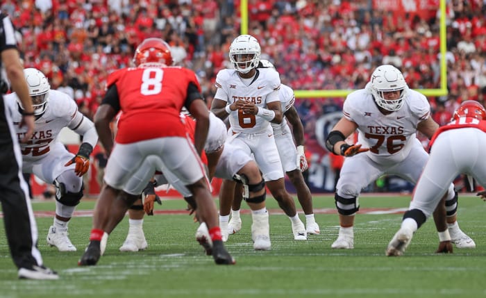 Texas Longhorns quarterback Maalik Murphy (6) at the line of scrimmage during the game against the Houston Cougars at TDECU Stadium.
